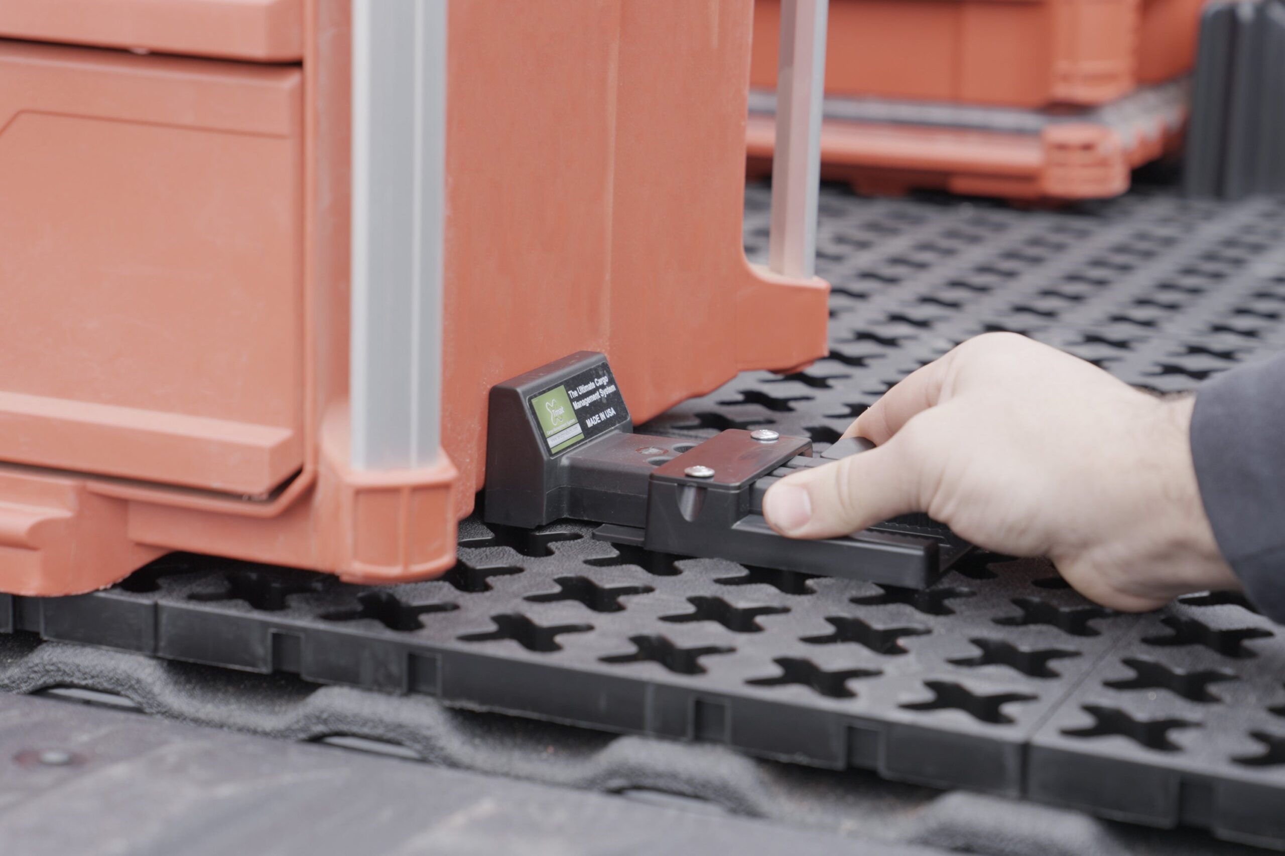 Adjustable_on_Packout-3x2ratio